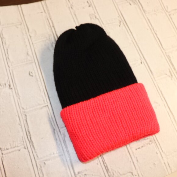 🧨 Handmade Reversible Neon Coral & Black Knitted Beanie - Picture 4 of 7